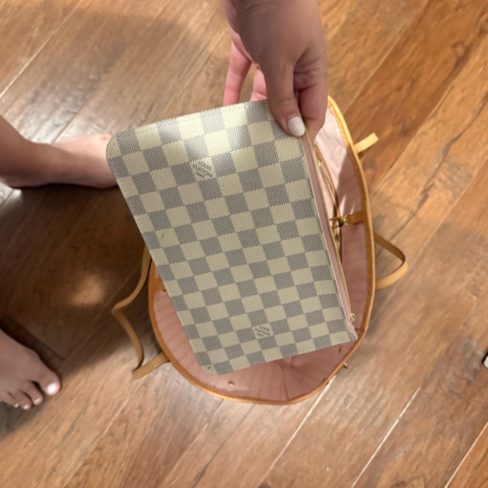 Louis Vuitton Neverfull MM - Picture 5 of 5